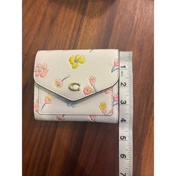 Coach Women's White Floral Kira Crossbody Bag And Matching Wallet NWOT - Picture 11 of 15